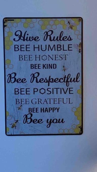 Bumblebee Cottage Донегол Экстерьер фото